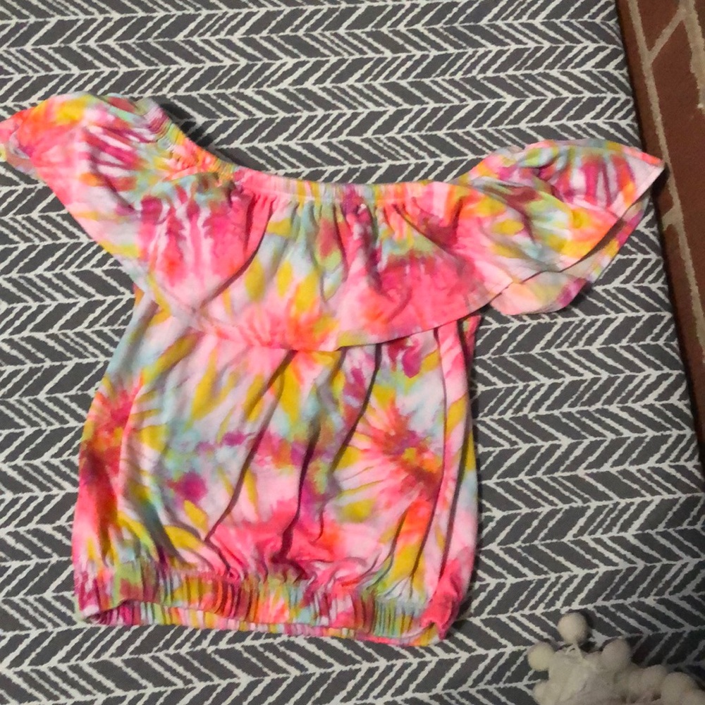 Tie dye off the should shirt